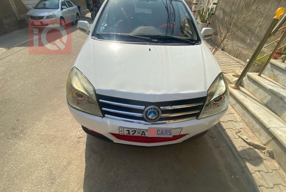 جيلي MK كروس